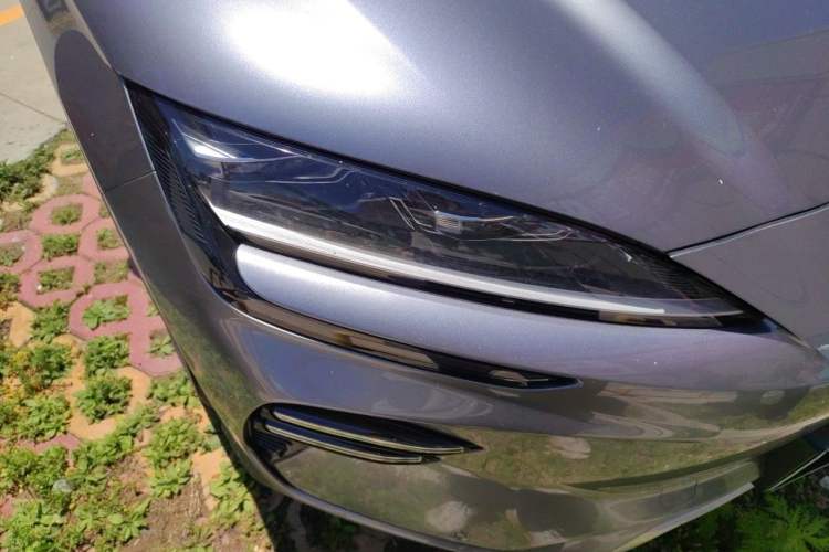 Used BYD Song PLUS New Energy 2023 Champion Edition EV 520KM Prestige Model Right Front Headlight