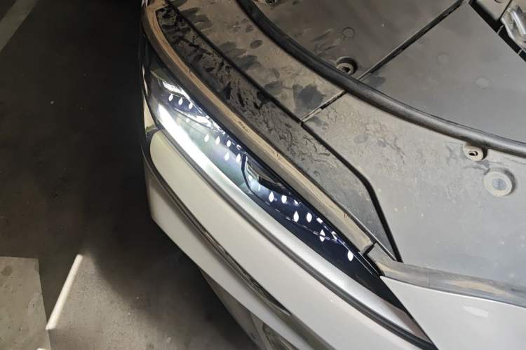 Used BYD Song PLUS New Energy 2023 Champion Edition DM-i 110KM Flagship Model Right Front Headlight