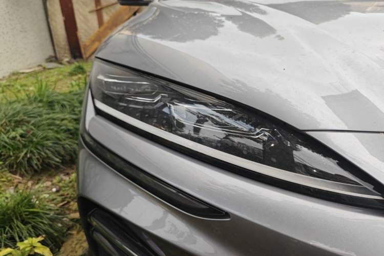 Used BYD Song PLUS New Energy 2023 Champion Edition EV 520KM Luxury Model Right Front Headlight