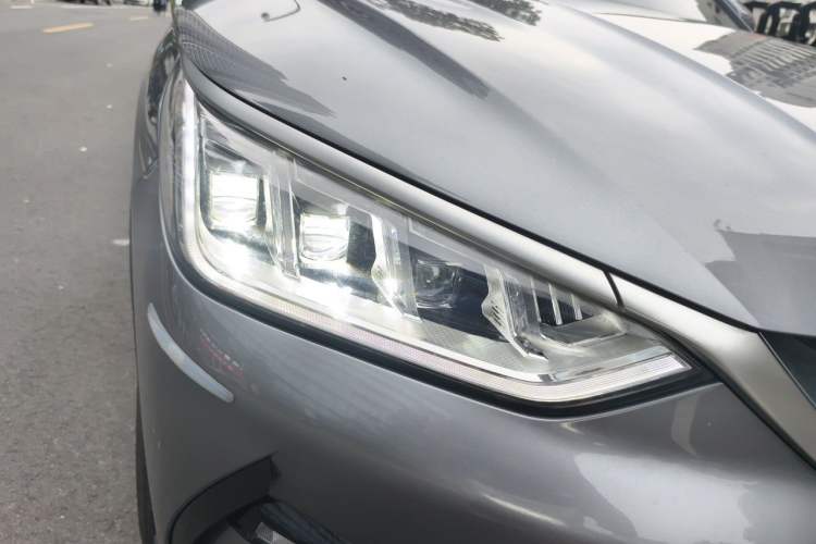 Used BYD Song PLUS New Energy 2023 Champion Edition EV 520KM Prestige Model Right Front Headlight