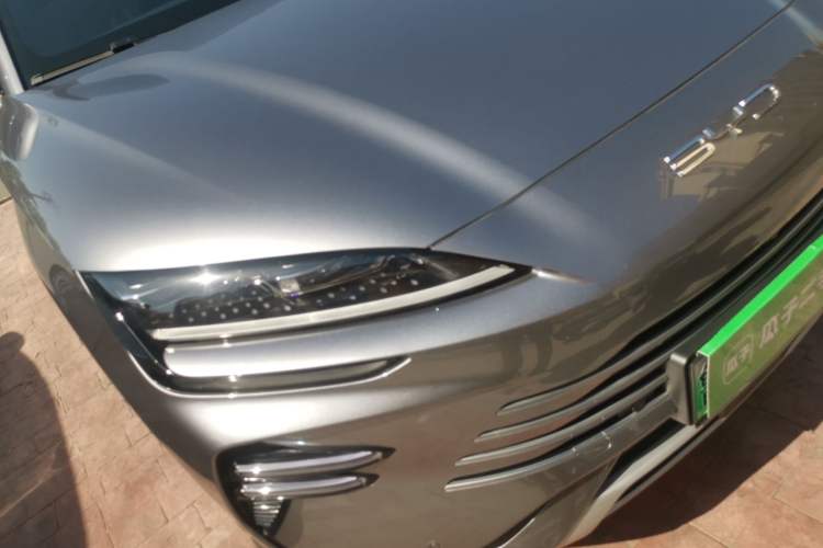 Used BYD Song PLUS New Energy 2023 Champion Edition DM-i 110KM Flagship PLUS Right Front Headlight