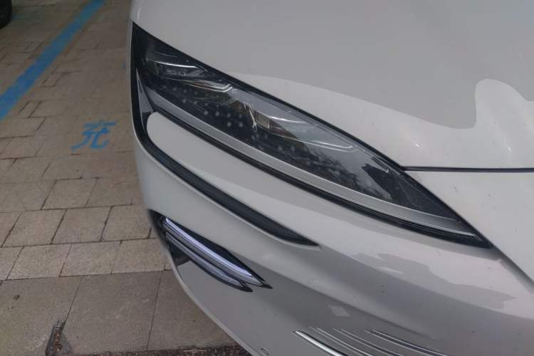 Used BYD Song PLUS New Energy 2023 Champion Edition DM-i 150KM Flagship PLUS Right Front Headlight