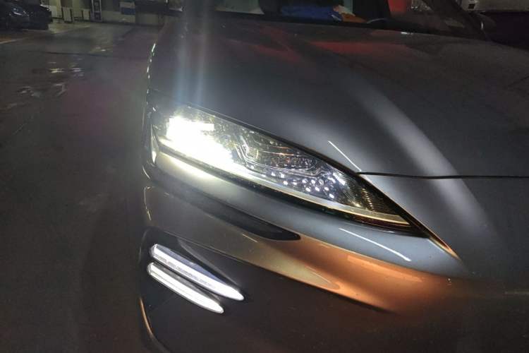 Used BYD Song PLUS New Energy 2023 Champion Edition EV 520KM Prestige Model Right Front Headlight