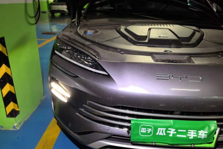 Used BYD Song PLUS New Energy 2023 Champion Edition DM-i 110KM Flagship Model Right Front Headlight