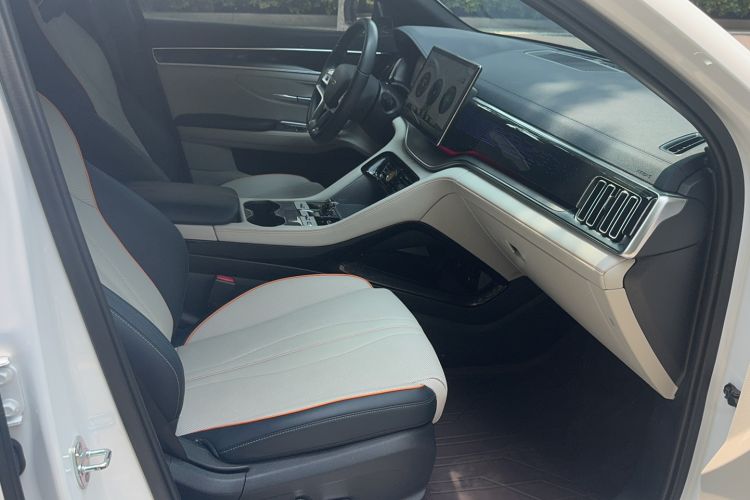 Used BYD Song PLUS New Energy 2023 Champion Edition EV 520KM Flagship Model Right Front Seat