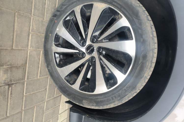 Used BYD Song PLUS New Energy 2023 Champion Edition DM-i 110KM Flagship PLUS Right Front Wheel Hub
