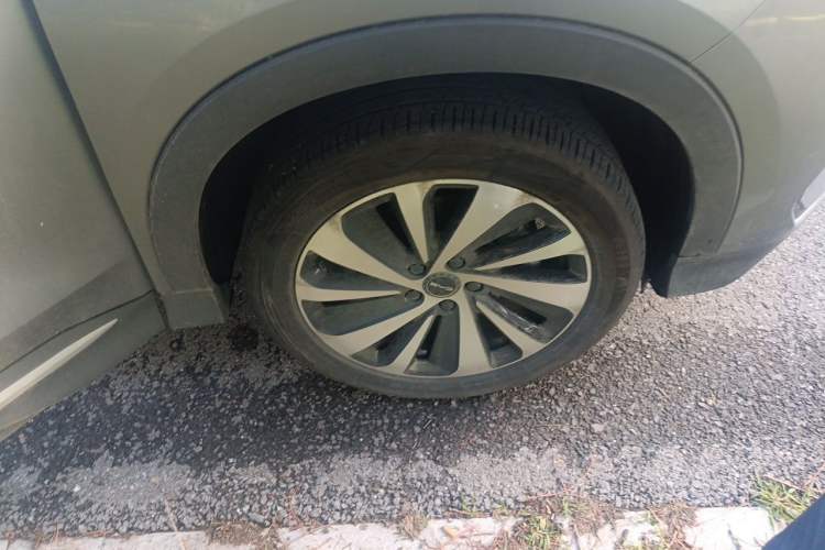 Used BYD Song PLUS New Energy 2023 Champion Edition EV 520KM Flagship Model Right Front Wheel Hub
