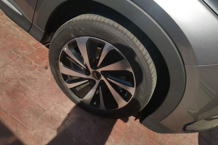 Used BYD Song PLUS New Energy 2023 Champion Edition DM-i 110KM Flagship PLUS Right Front Wheel Hub