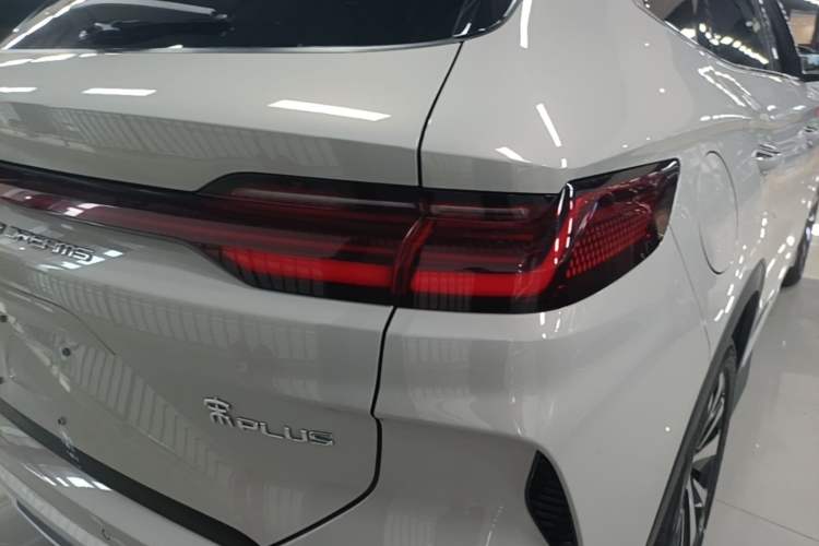 Used BYD Song PLUS New Energy 2023 Champion Edition EV 520KM Luxury Model Right Rear Taillight