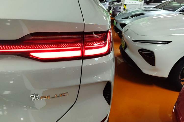 Used BYD Song PLUS New Energy 2023 Champion Edition EV 520KM Prestige Model Right Rear Taillight