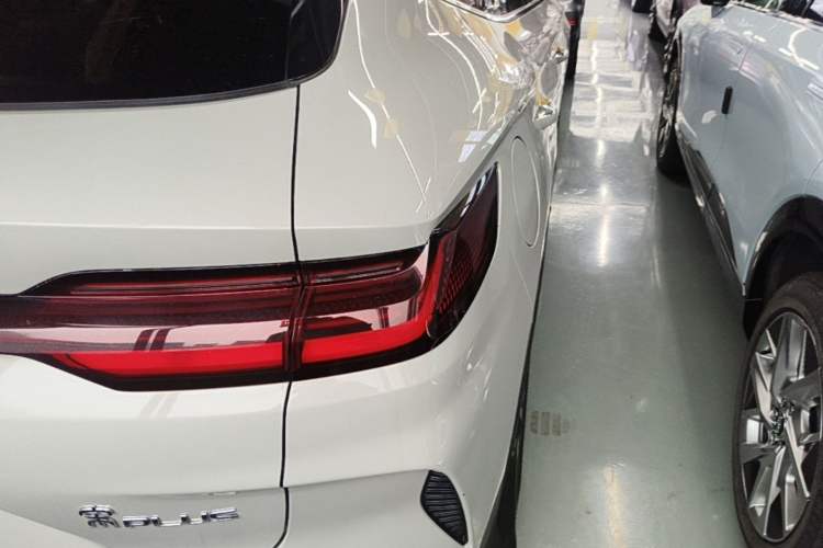 Used BYD Song PLUS New Energy 2023 Champion Edition DM-i 150KM Flagship PLUS Right Rear Taillight