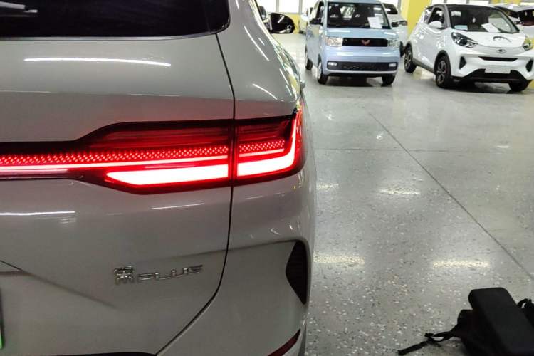 Used BYD Song PLUS New Energy 2023 Champion Edition EV 520KM Luxury Model Right Rear Taillight