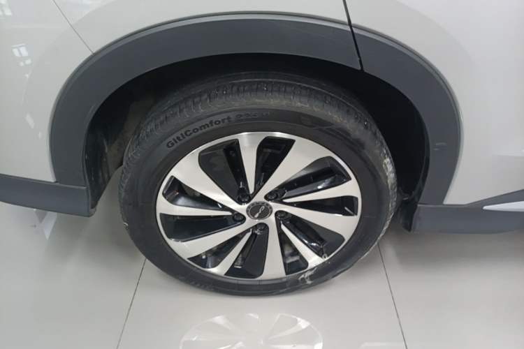 Used BYD Song PLUS New Energy 2023 Champion Edition EV 520KM Luxury Model Right Rear Wheel Hub