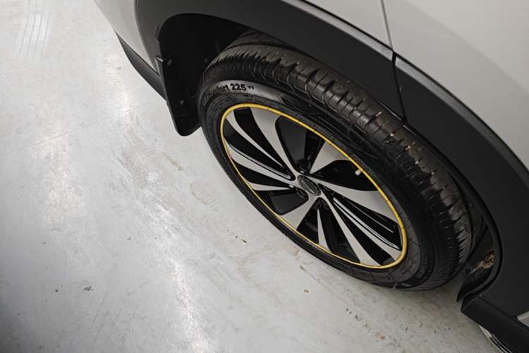 Used BYD Song PLUS New Energy 2023 Champion Edition DM-i 150KM Flagship PLUS Right Rear Wheel Hub