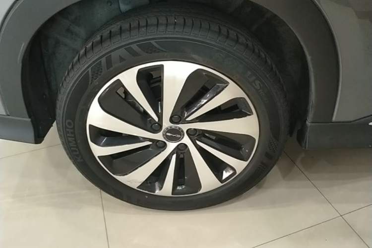 Used BYD Song PLUS New Energy 2023 Champion Edition DM-i 110KM Flagship PLUS Right Rear Wheel Hub