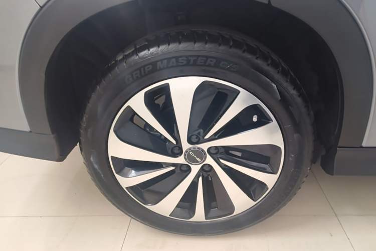 Used BYD Song PLUS New Energy 2023 Champion Edition DM-i 150KM Flagship PLUS Right Rear Wheel Hub