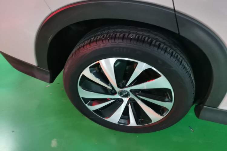 Used BYD Song PLUS New Energy 2023 Champion Edition DM-i 150KM Flagship PLUS Right Rear Wheel Hub