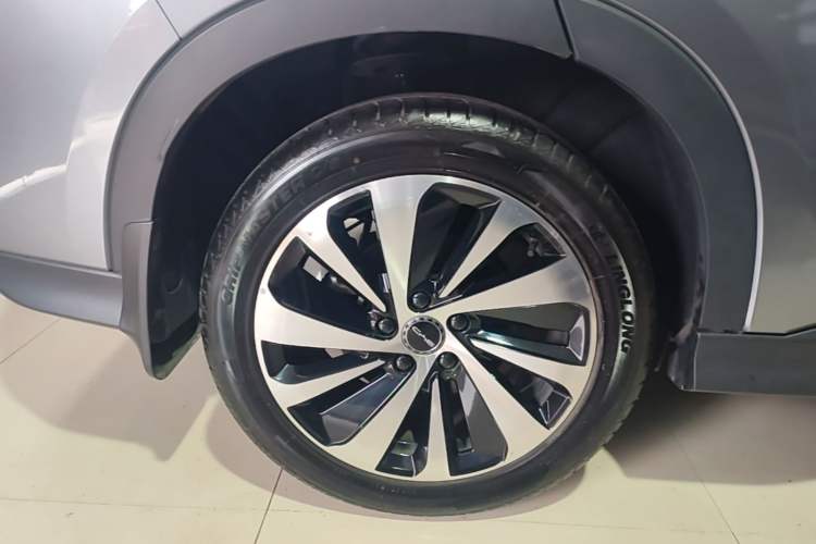 Used BYD Song PLUS New Energy 2023 Champion Edition DM-i 110KM Flagship PLUS Right Rear Wheel Hub