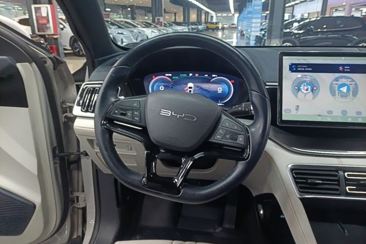 Used BYD Song PLUS New Energy 2023 Champion Edition EV 520KM Luxury Model Steering Wheel