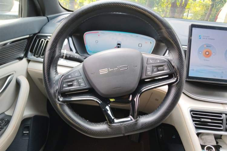 Used BYD Song PLUS New Energy 2023 Champion Edition EV 520KM Prestige Model Steering Wheel
