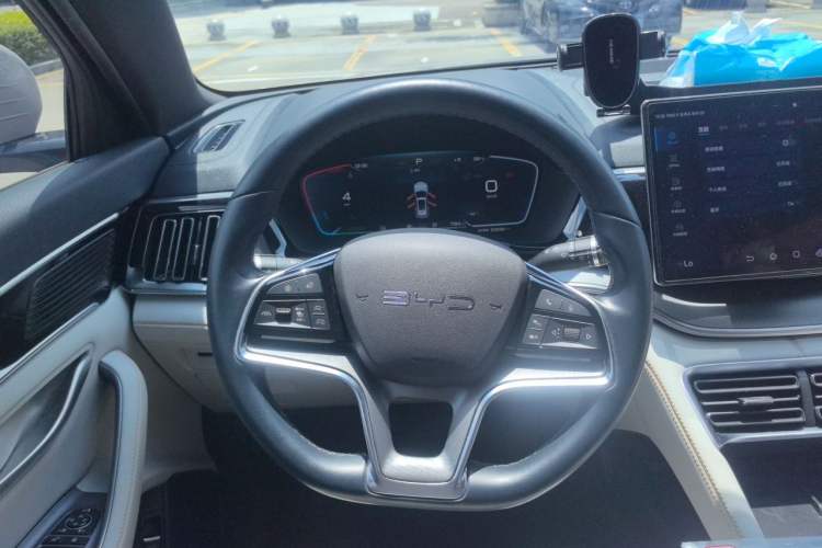 Used BYD Song PLUS New Energy 2023 Champion Edition DM-i 150KM Flagship PLUS Steering Wheel