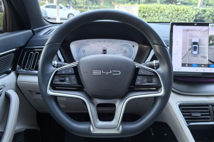 Used BYD Song PLUS New Energy 2023 Champion Edition EV 520KM Flagship Model Steering Wheel