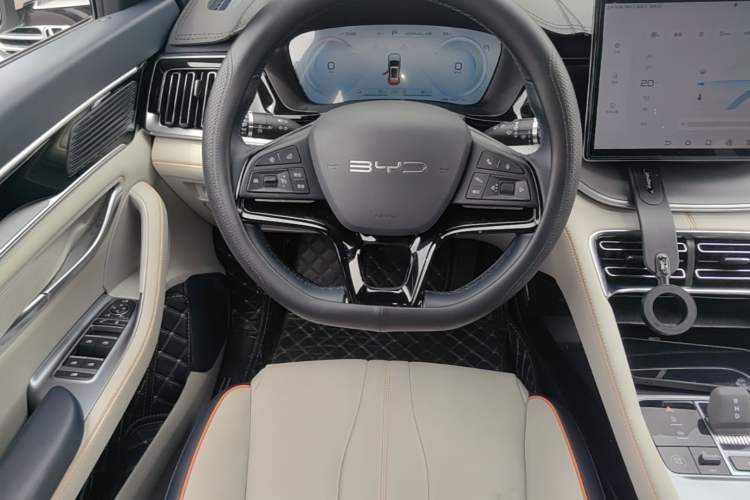 Used BYD Song PLUS New Energy 2023 Champion Edition DM-i 110KM Flagship PLUS Steering Wheel