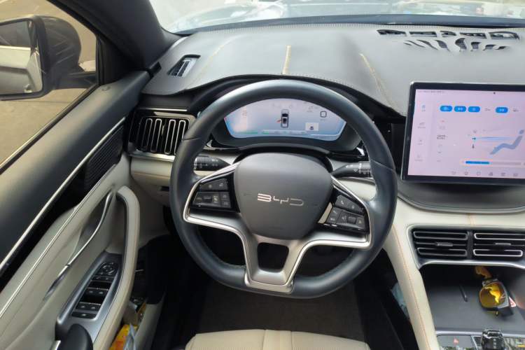 Used BYD Song PLUS New Energy 2023 Champion Edition DM-i 110KM Flagship PLUS Steering Wheel