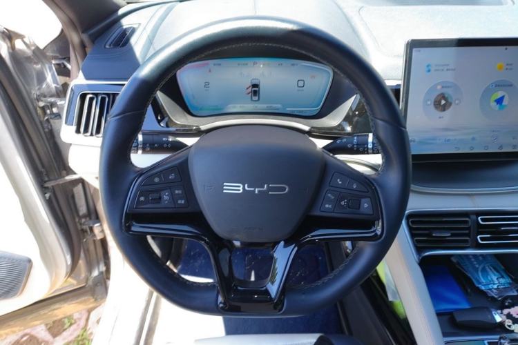 Used BYD Song PLUS New Energy 2023 Champion Edition EV 520KM Prestige Model Steering Wheel