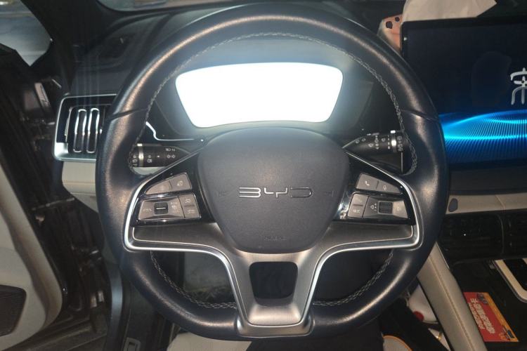 Used BYD Song PLUS New Energy 2023 Champion Edition EV 605KM Flagship PLUS Steering Wheel
