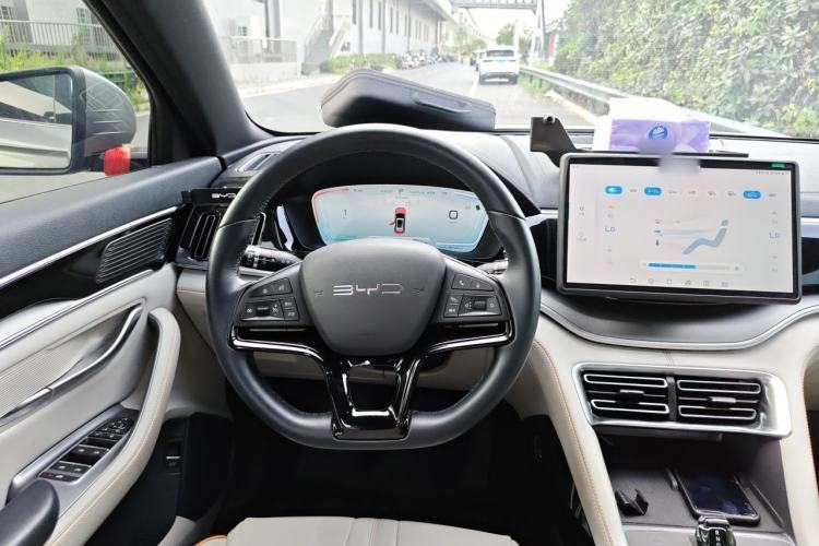 Used BYD Song PLUS New Energy 2023 Champion Edition EV 520KM Prestige Model Steering Wheel