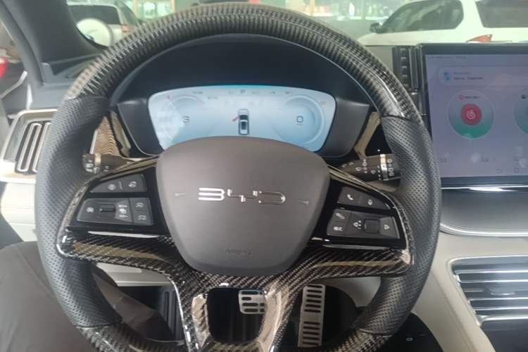 Used BYD Song PLUS New Energy 2023 Champion Edition DM-i 110KM Flagship Model Steering Wheel