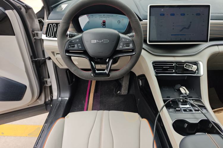 Used BYD Song PLUS New Energy 2023 Champion Edition EV 520KM Prestige Model Steering Wheel