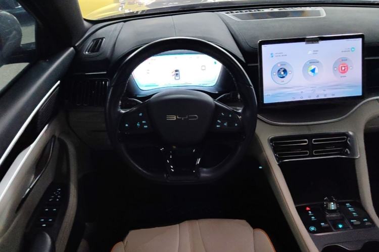 Used BYD Song PLUS New Energy 2023 Champion Edition EV 520KM Luxury Model Steering Wheel