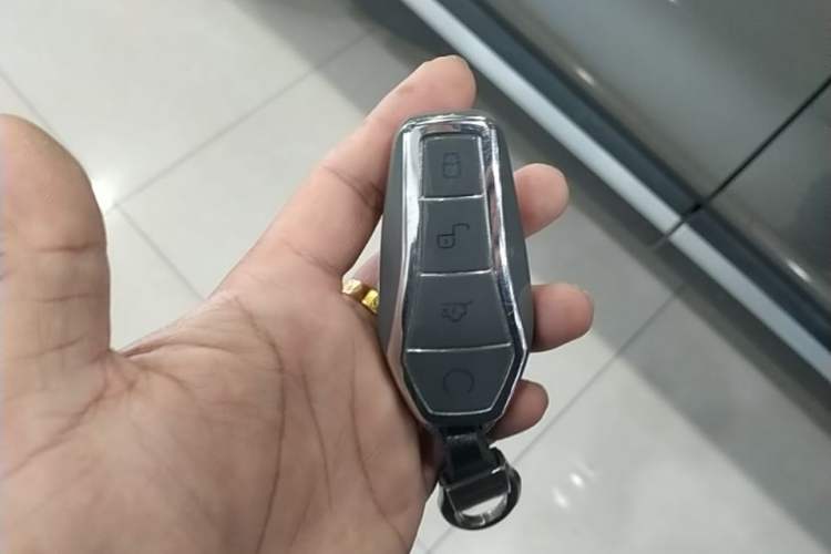 Used BYD Song PLUS New Energy 2023 Champion Edition DM-i 110KM Flagship PLUS Vehicle Key