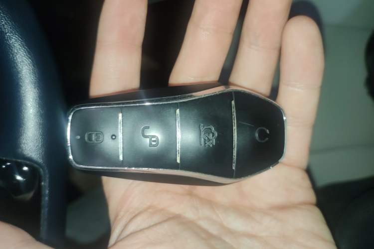 Used BYD Song PLUS New Energy 2023 Champion Edition EV 520KM Prestige Model Vehicle Key