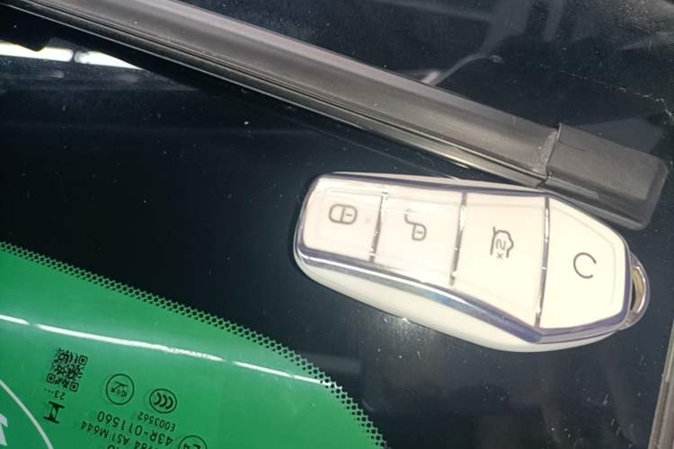 Used BYD Song PLUS New Energy 2023 Champion Edition DM-i 110KM Flagship Model Vehicle Key