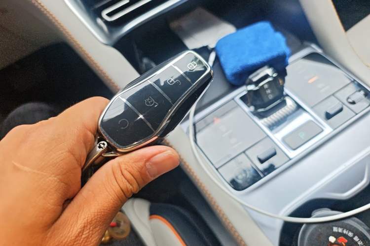 Used BYD Song PLUS New Energy 2023 Champion Edition EV 520KM Prestige Model Vehicle Key