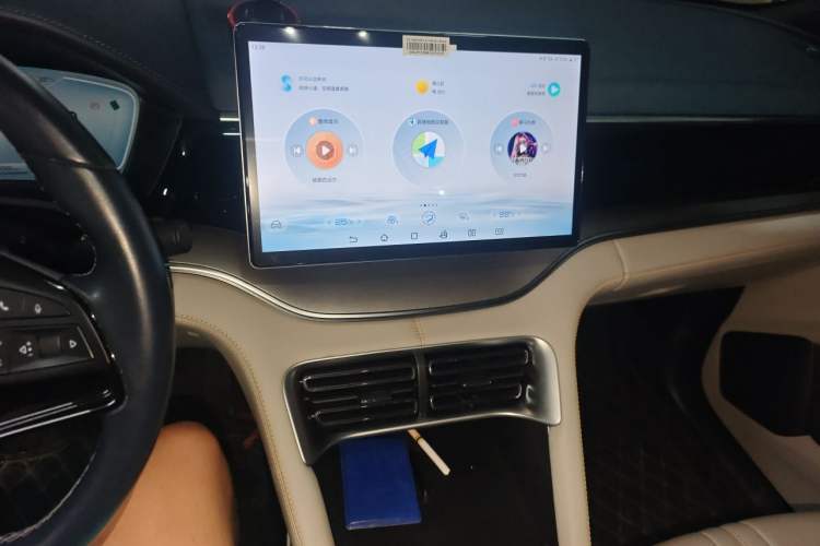 Used BYD Song PLUS New Energy 2023 Champion Edition EV 520KM Luxury Model Audio And AC Panel