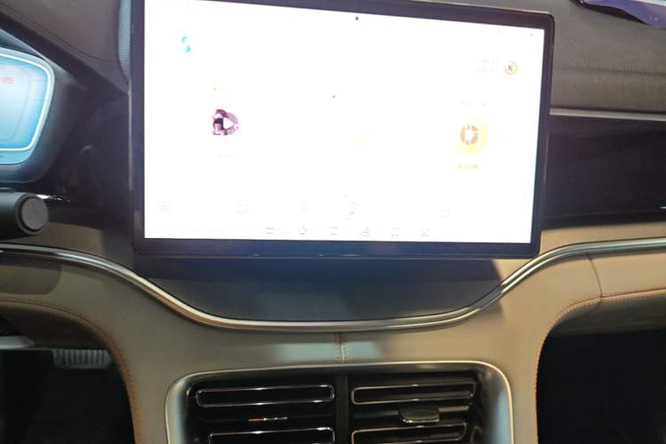 Used BYD Song PLUS New Energy 2023 Champion Edition DM-i 110KM Flagship Model Audio And AC Panel