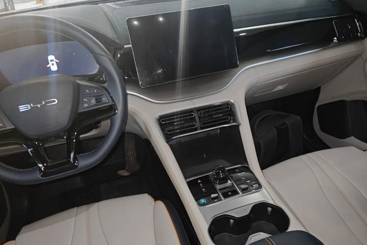 Used BYD Song PLUS New Energy 2023 Champion Edition DM-i 110KM Flagship Model Audio And AC Panel