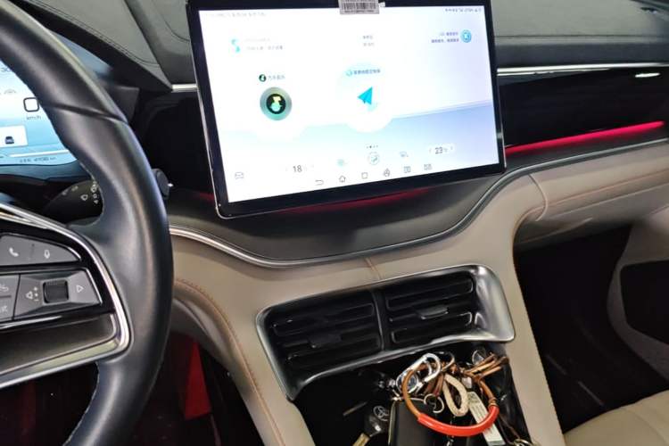 Used BYD Song PLUS New Energy 2023 Champion Edition DM-i 110KM Flagship PLUS Audio And AC Panel