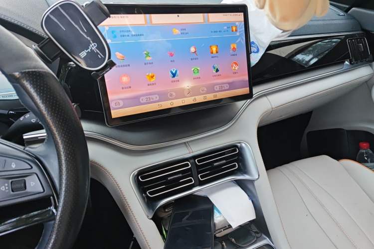 Used BYD Song PLUS New Energy 2023 Champion Edition DM-i 110KM Flagship Model Audio And AC Panel