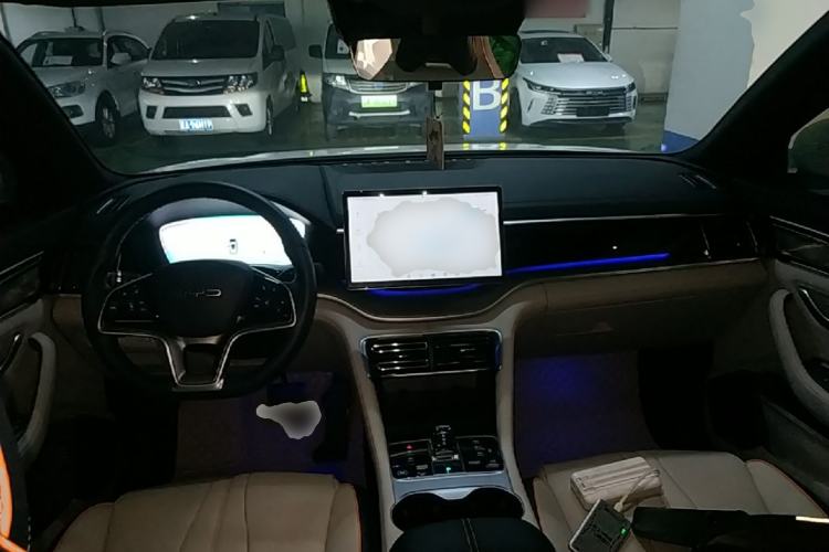 Used BYD Song PLUS New Energy 2023 Champion Edition DM-i 110KM Flagship PLUS Center Console