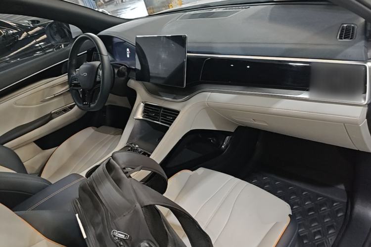 Used BYD Song PLUS New Energy 2023 Champion Edition DM-i 110KM Flagship Model Center Console