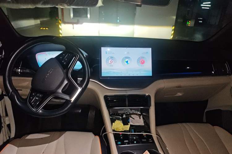 Used BYD Song PLUS New Energy 2023 Champion Edition DM-i 110KM Flagship PLUS Center Console