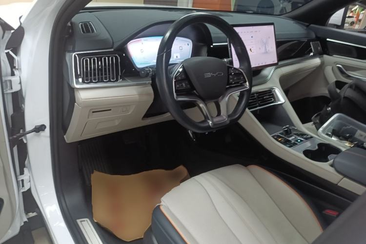 Used BYD Song PLUS New Energy 2023 Champion Edition DM-i 150KM Flagship PLUS Center Console