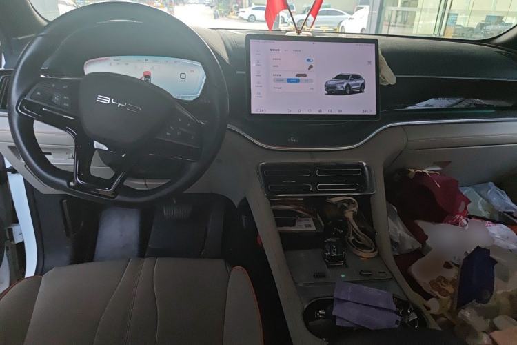 Used BYD Song PLUS New Energy 2023 Champion Edition DM-i 110KM Flagship Model Center Console