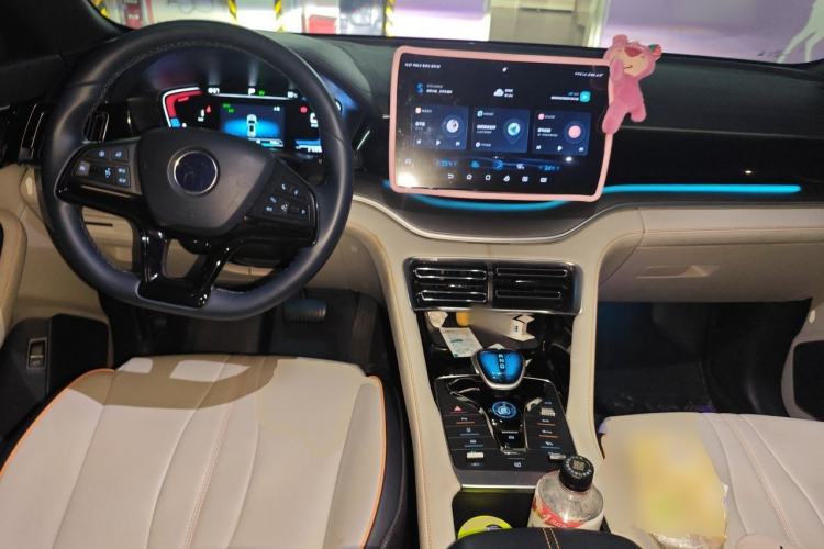 Used BYD Song PLUS New Energy 2023 Champion Edition DM-i 110KM Flagship Model Center Console