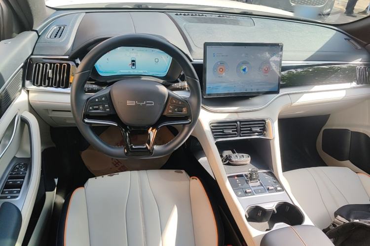 Used BYD Song PLUS New Energy 2023 Champion Edition DM-i 110KM Flagship Model Center Console
